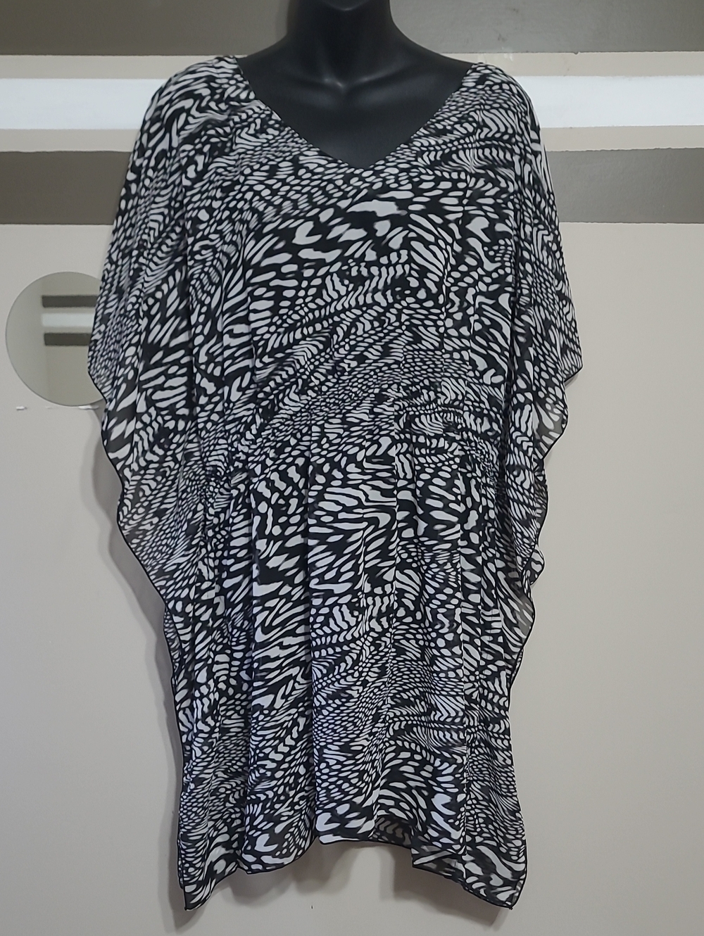 Black & White Printed Sheer Swim Kraftan Cover-Up Tunic One Size 1X